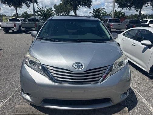 2014 Toyota Sienna XLE