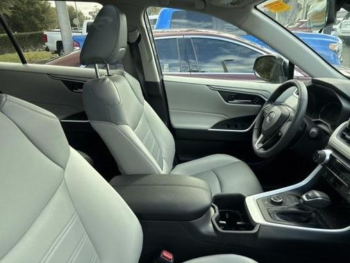 2023 Toyota RAV4 Hybrid XLE Premium