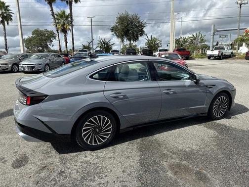 2024 Hyundai SONATA Hybrid SEL