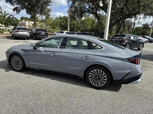 2024 Hyundai SONATA Hybrid SEL