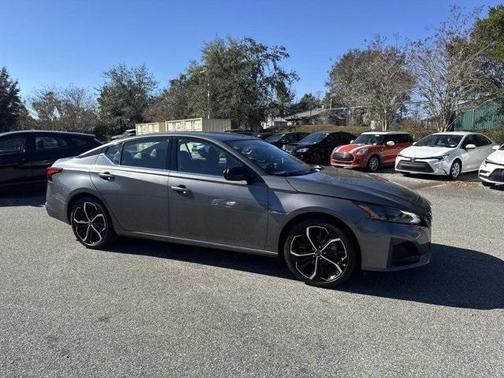 2025 Nissan Altima SR