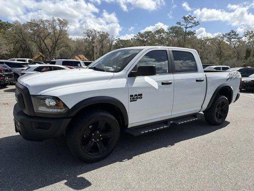 Bright White Clearcoat 2022 RAM 1500 Classic SLT