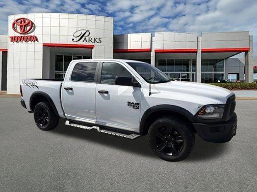 Bright White Clearcoat 2022 RAM 1500 Classic SLT