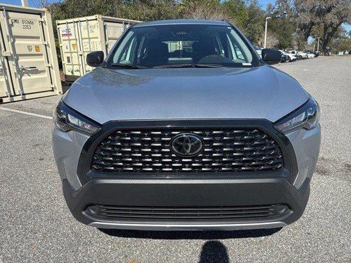 0D10 2025 Toyota Corolla Cross L