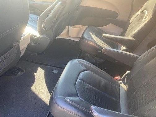 2020 Chrysler Pacifica Touring-L