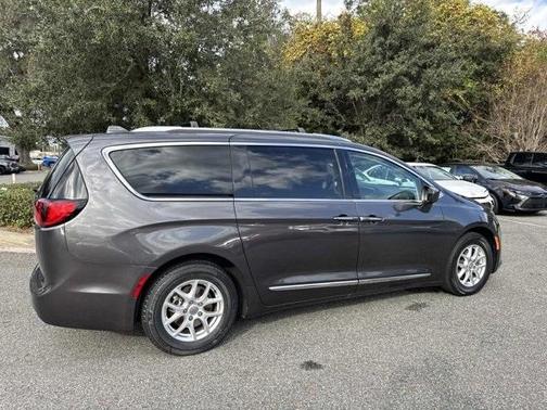 2020 Chrysler Pacifica Touring-L