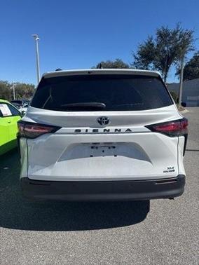 2022 Toyota Sienna XLE