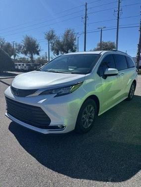 2022 Toyota Sienna XLE