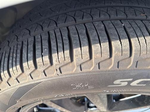 2026 Land Rover Range Rover Velar P250 Dynamic SE