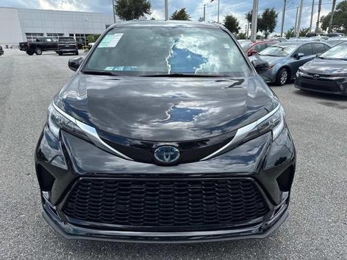 2022 Toyota Sienna XSE 7 Passenger