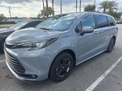 2024 Toyota Sienna Woodland Edition