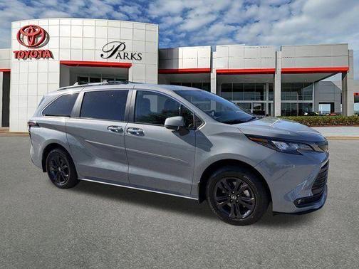 2024 Toyota Sienna Woodland Edition