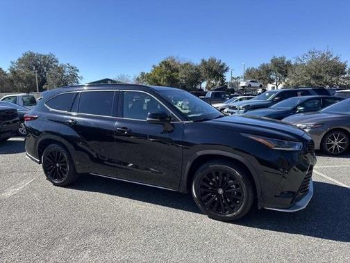 2023 Toyota Highlander XSE