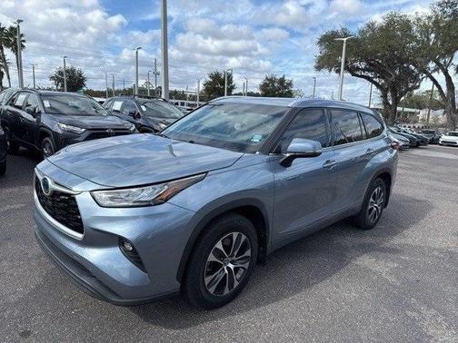 2020 Toyota Highlander Hybrid XLE