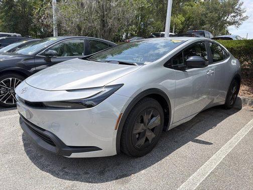 CUTTING EDGE 2025 Toyota Prius LE