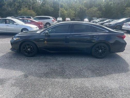 2021 Toyota Avalon Hybrid XLE