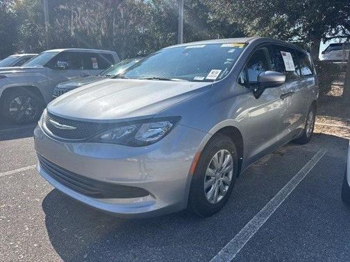 2020 Chrysler Voyager L