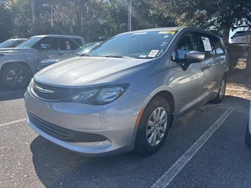 2020 Chrysler Voyager L