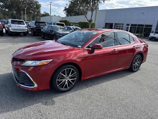 2024 Toyota Camry Hybrid XLE