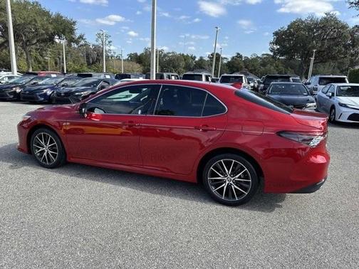 2024 Toyota Camry Hybrid XLE