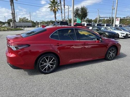 2024 Toyota Camry Hybrid XLE