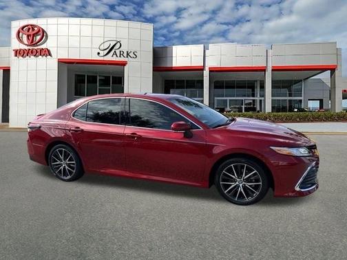 2024 Toyota Camry Hybrid XLE