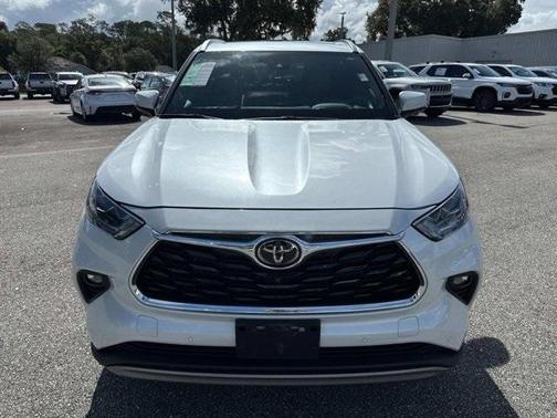 2023 Toyota Highlander Platinum