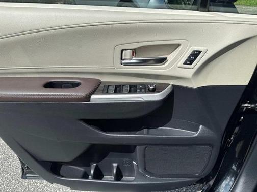 2023 Toyota Sienna Platinum 7 passenger