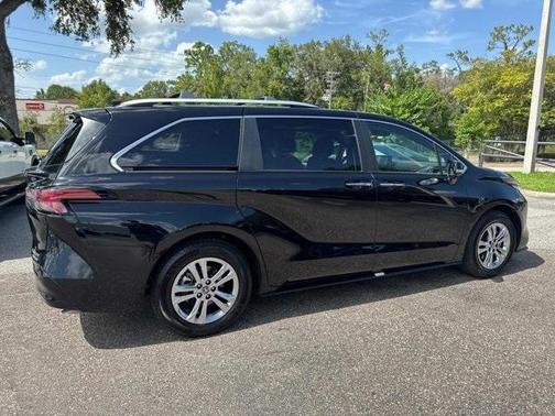 2023 Toyota Sienna Platinum 7 passenger