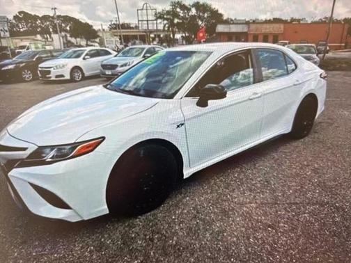 2020 Toyota Camry SE