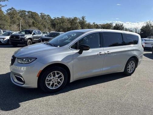 2024 Chrysler Pacifica Touring-L