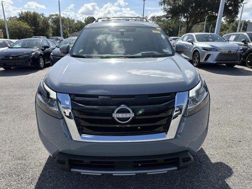 Boulder Gray Pe 2024 Nissan Pathfinder Platinum