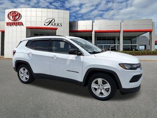 Bright White Clearcoat 2022 Jeep Compass Latitude
