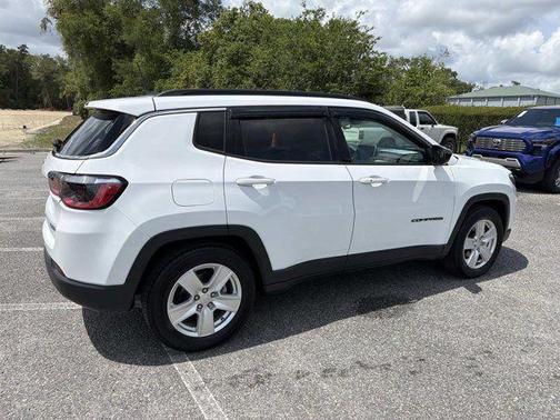 Bright White Clearcoat 2022 Jeep Compass Latitude