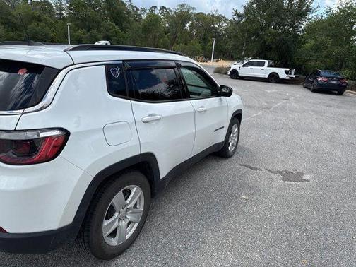 Bright White Clearcoat 2022 Jeep Compass Latitude