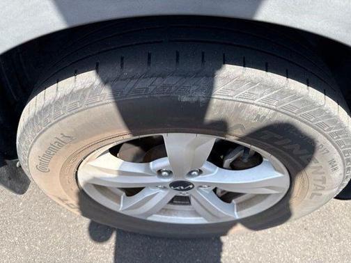 Everlasting Silver 2023 Kia Sorento LX
