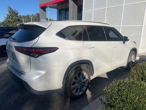 2022 Toyota Highlander Limited