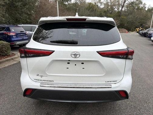 2022 Toyota Highlander Limited