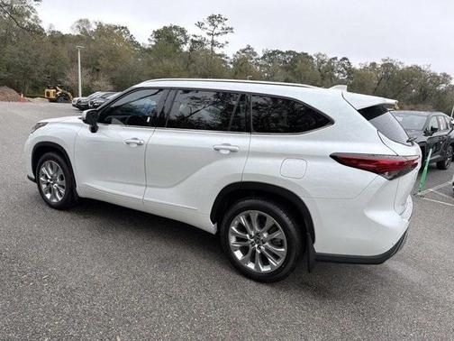 2022 Toyota Highlander Limited