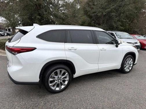2022 Toyota Highlander Limited