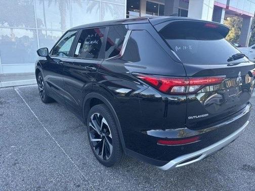2024 Mitsubishi Outlander SE Black Edition