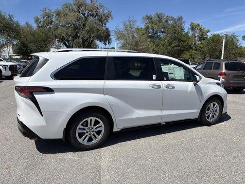 Pearl 2026 Toyota Sienna Limited