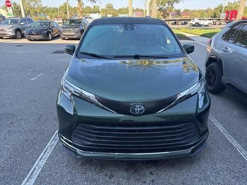 2021 Toyota Sienna XLE