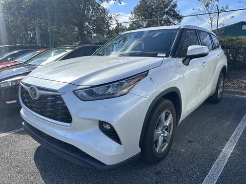 2020 Toyota Highlander LE