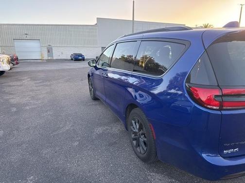 2021 Chrysler Pacifica Touring