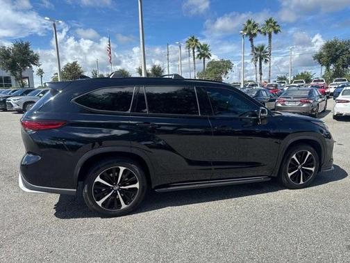 2022 Toyota Highlander XSE