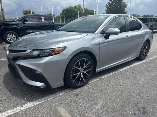 Celestial Silver Metallic 2023 Toyota Camry SE