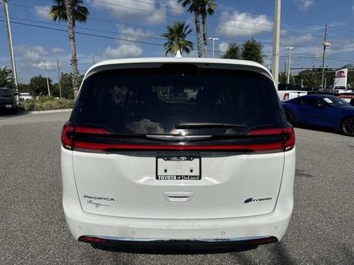2022 Chrysler Pacifica Hybrid Touring L