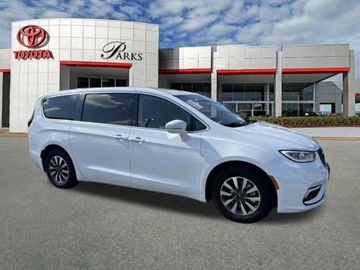 2022 Chrysler Pacifica Hybrid Touring L