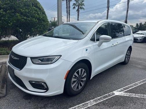 2022 Chrysler Pacifica Hybrid Touring L